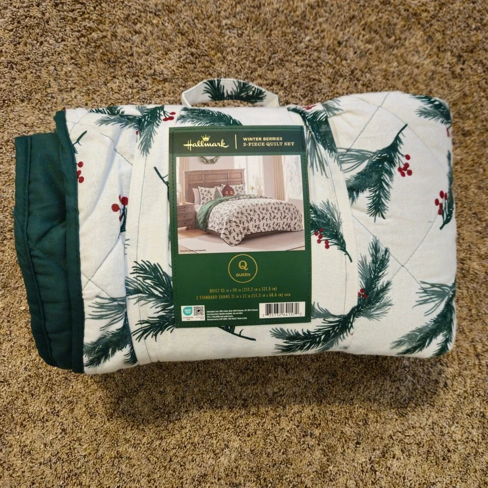 New! Hallmark 3-Piece Patchwork Winter Berries Holiday Quilt Sham Set Queen Red